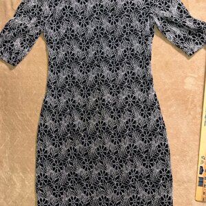 Candalate Women Medium‎ Black White Embroidered Floral Keyhole Back Fitted Dress
